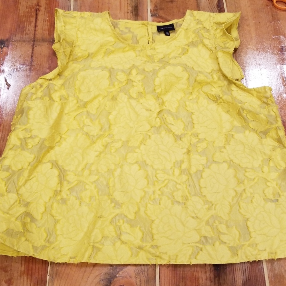 Cutie who what wear yellow top - Picture 2 of 6